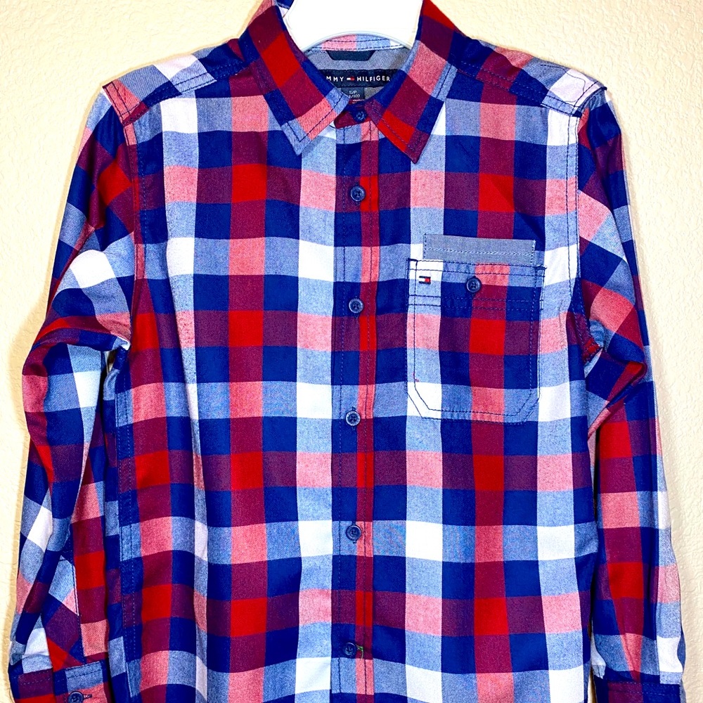 Boy’s Tommy Hilfiger Long Sleeves Shirt Size S.